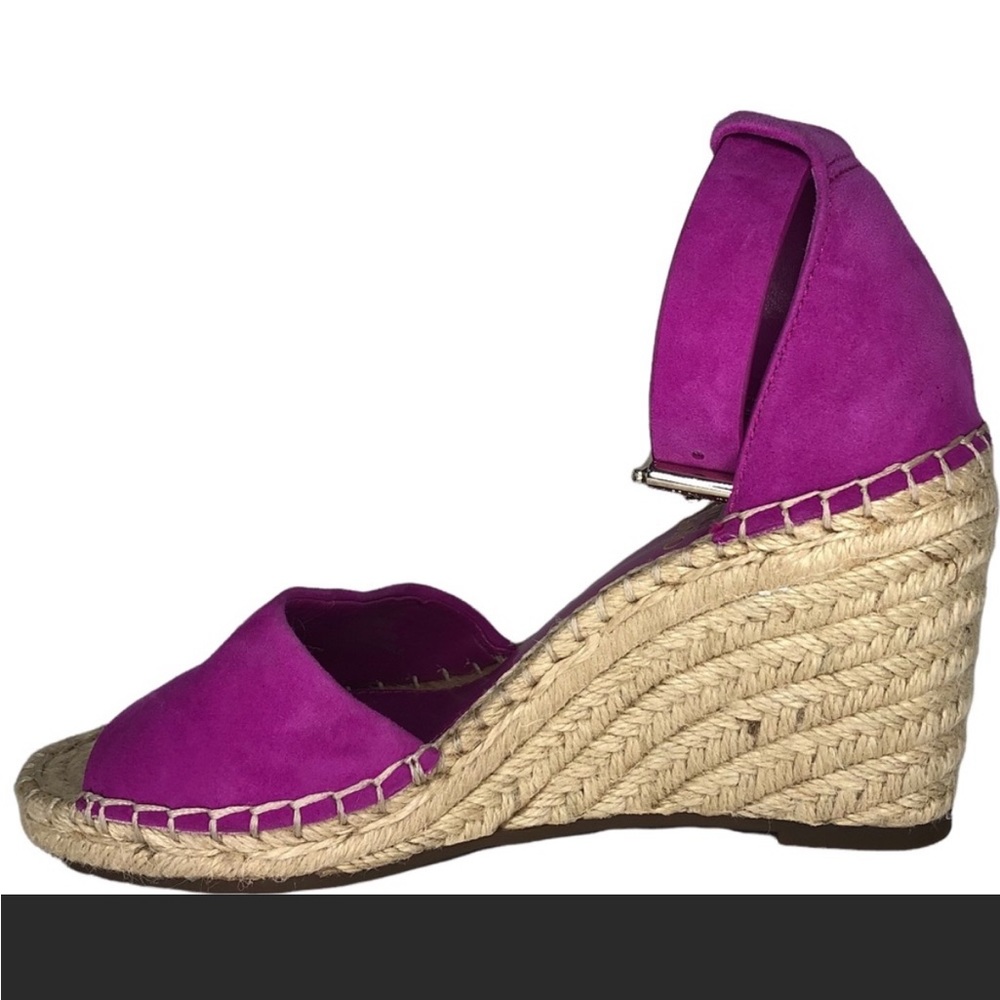 BNWT Vince Camuto drama pink suede Sandals